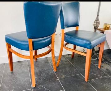 2 Retro Satelliet Restaurant Stoelen beschikbaar voor biedingen