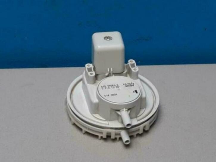 Luchtdrukverschil schakelaar Nefit Economy VRC 24/24s, Doe-het-zelf en Verbouw, Verwarming en Radiatoren, Gebruikt, Cv-ketel of Combi-ketel