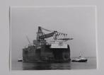 Kraanschip Narwhal., Ophalen of Verzenden, Zo goed als nieuw, Motorboot, Kaart, Foto of Prent