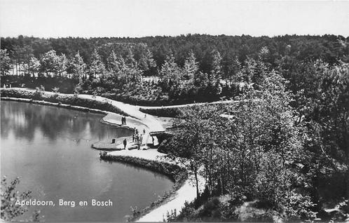 (381-100-017) Apeldoorn Berg en Bosch, Verzamelen, Ansichtkaarten | Nederland, Gelderland, Verzenden