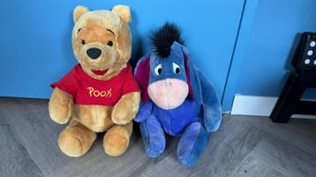 Knuffels Winnie de Pooh en Iloor beschikbaar voor biedingen