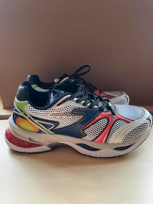 Kendari Unique size eur 40, Kleding | Dames, Schoenen, Nieuw, Sneakers of Gympen, Wit, Verzenden