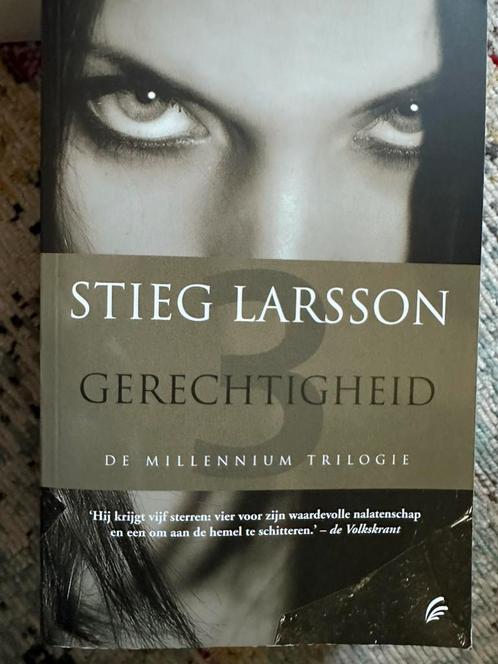 Stieg Larsson - Gerechtigheid, Boeken, Thrillers, Zo goed als nieuw, Scandinavië, Ophalen of Verzenden