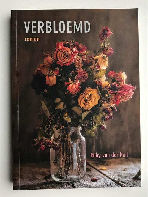 Verbloemd - Ruby van der Kuil, Boeken, Romans, Zo goed als nieuw, Nederland, Verzenden