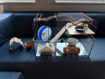 Hamster hok beschikbaar voor biedingen