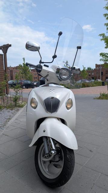 Scooter Agm GT beschikbaar voor biedingen