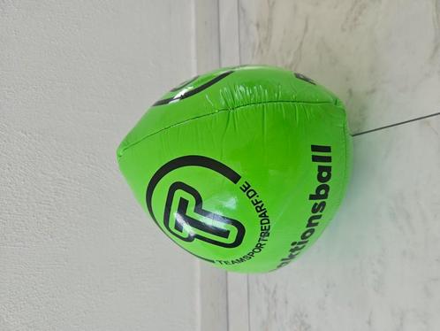 Reactiebal, Sport en Fitness, Voetbal, Zo goed als nieuw, Bal, Ophalen of Verzenden