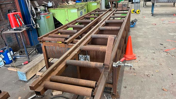 Rollenbaan / materiaalstelling, Doe-het-zelf en Verbouw, Ladders en Trappen, Zo goed als nieuw, 4 meter of meer, Ophalen