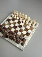 KAPOT Vintage marmer onyx schaakspel bord defect bruin beige, Een of twee spelers, Ophalen of Verzenden, Gebruikt