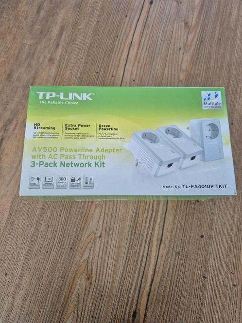 TP-Link AV500+ Powerline 3-pack Kit with AC Pass, Computers en Software, Netwerk switches, Zo goed als nieuw, Ophalen of Verzenden