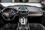 Porsche Cayenne 4.8 GTS|Pano|21''|trekhaak|Carplay|PASM, Automaat, Startonderbreker, Gebruikt, Zwart