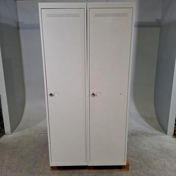 Metalen Lockers uit militaire Kazerne beschikbaar voor biedingen