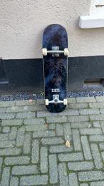 Skateboard paar keer gebruikt zo goed als nieuw, Sport en Fitness, Skateboarden, Ophalen, Zo goed als nieuw