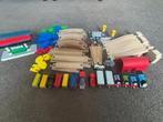 Houten trein rails, brug en flex rails. En treintjes., Ophalen, Zo goed als nieuw