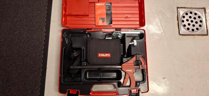 Hilti PML 32-R Kruislijnlaser met Statief - Complete Set, Doe-het-zelf en Verbouw, Meetapparatuur, Gebruikt, Licht, Ophalen of Verzenden