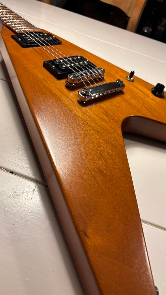 Gibson ‘84 reissue Flying V, Muziek en Instrumenten, Snaarinstrumenten | Gitaren | Elektrisch, Gebruikt, Solid body, Gibson, Ophalen of Verzenden