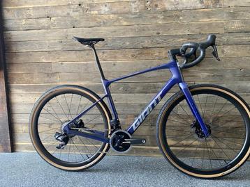 Giant Revolt Advanced Pro M/L beschikbaar voor biedingen