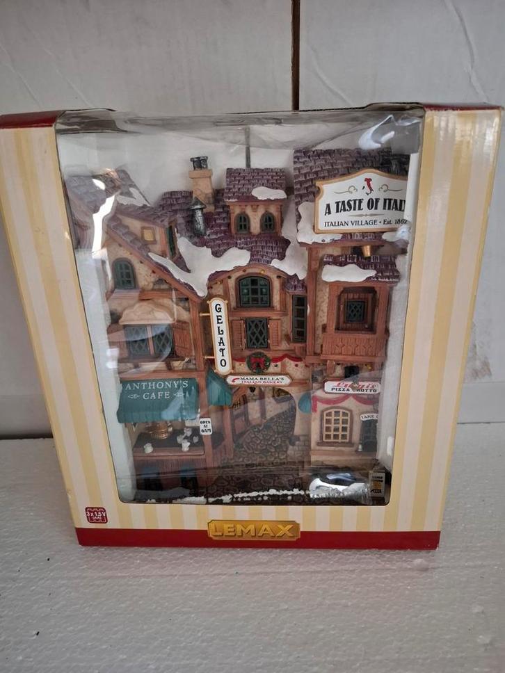 Lemax Facade A Taste Of Italy voor kerstdorp, Diversen, Kerst, Ophalen of Verzenden