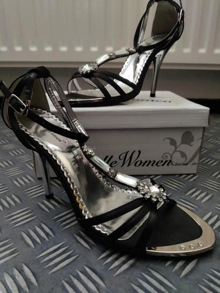 Pumps / hakjes, maat 37, Kleding | Dames, Schoenen, Nieuw, Pumps, Ophalen of Verzenden