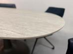 Nieuw Leolux Columna Eettafel Ovaal Keramiek Tafel 165x110, Leolux, Nieuw, Harvink Jori Rolf Benz Design on Stock Eyye Montis