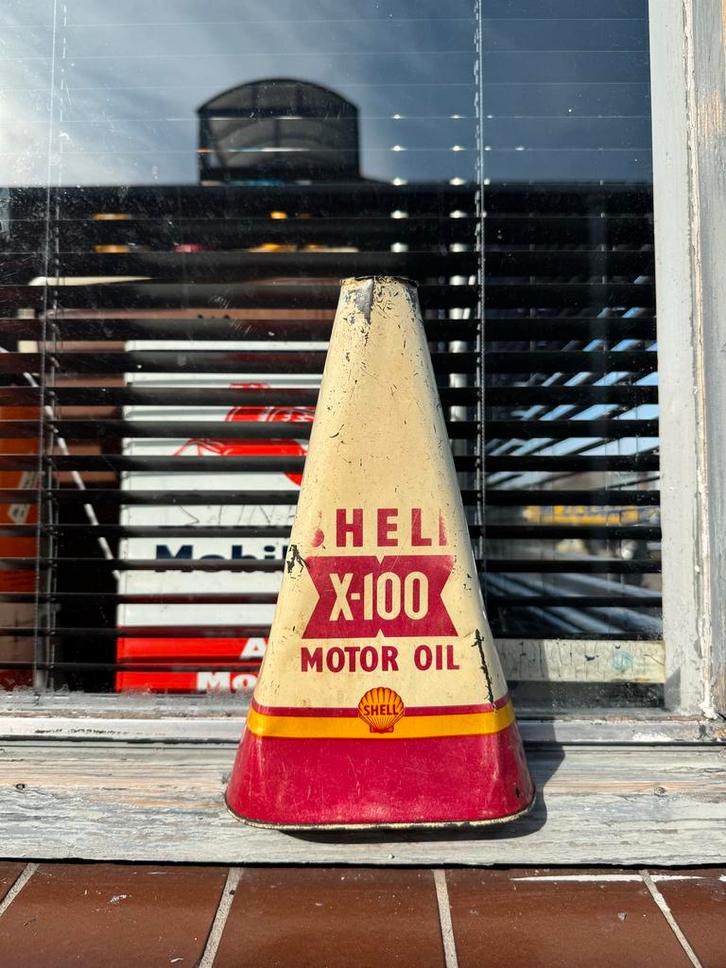 Vintage Shell X-100 Motor Oil Triangel blik, Verzamelen, Merken en Reclamevoorwerpen, Gebruikt, Gebruiksvoorwerp, Ophalen of Verzenden