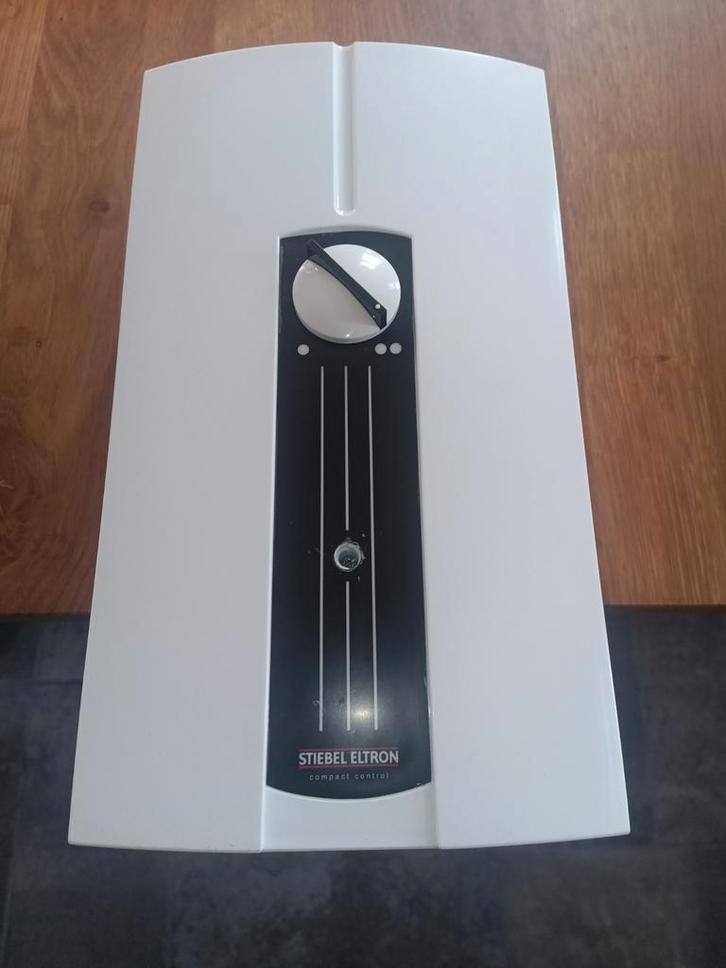 Stiebel Eltron DHF 18 C Doorstromer, Doe-het-zelf en Verbouw, Geisers en Boilers, Gebruikt, Geiser, Minder dan 20 liter, Ophalen of Verzenden