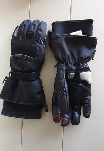 Motor handschoenen maat 11/ Xl ins beschikbaar voor biedingen