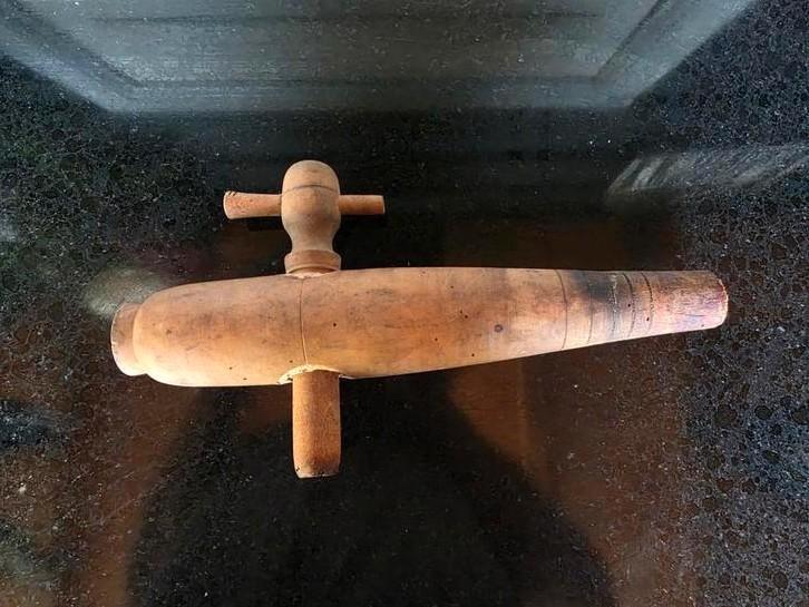 Grote antieke bier-/ wijn-/ of regenton tap, Antiek en Kunst, Curiosa en Brocante, Ophalen of Verzenden