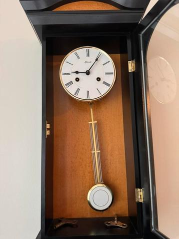 Hermle klok beschikbaar voor biedingen