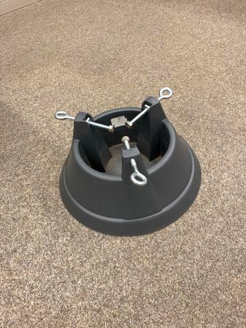 Kerstboom standaard kunststof beschikbaar voor biedingen