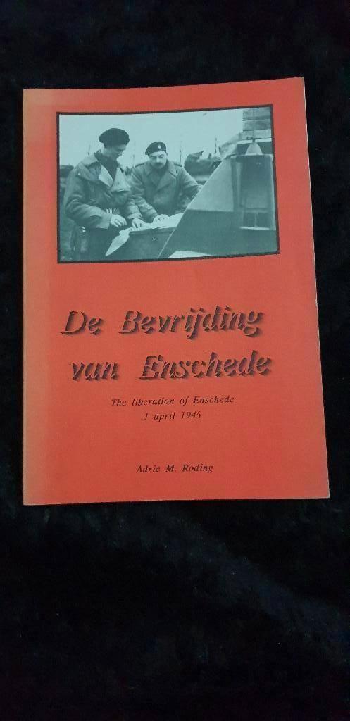 Te koop boek de bevrijding van Enschede 01april 1945, Boeken, Geschiedenis | Stad en Regio, Gelezen, Ophalen of Verzenden