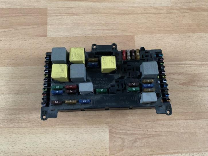 zekeringkast motorruimte mercedes vito W639 2003 tot 2014, Auto-onderdelen, Elektronica en Kabels, Mercedes-Benz, Gebruikt, Ophalen of Verzenden