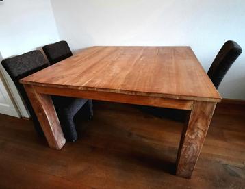 Tafel, teakhout,140x140 beschikbaar voor biedingen