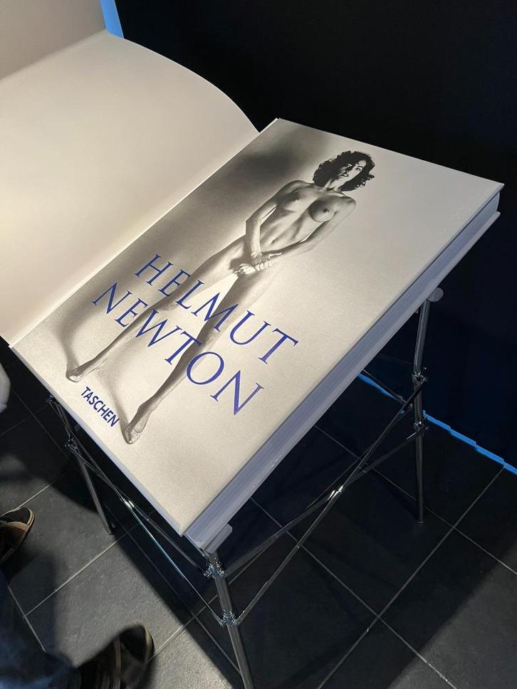 Limited Edition Helmut Newton XXXL “SUMO”  70cmx50cm, Boeken, Kunst en Cultuur | Fotografie en Design, Nieuw, Fotografie algemeen