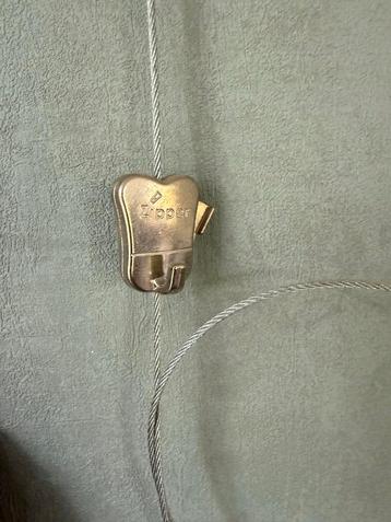 Ophangsysteem Zipper beschikbaar voor biedingen