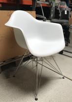 Eetkamer stoel, kuipstoel, kunststof, metalen poten, 13x, Ophalen, Gebruikt, Wit, Metaal