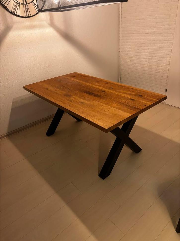 Eikenhouten eettafel met Stalen X-poten - Zo goed als nieuw!, Huis en Inrichting, Tafels | Eettafels, Zo goed als nieuw, 50 tot 100 cm