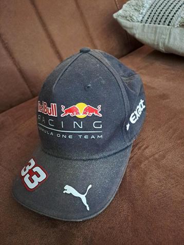 Max Verstappen Red Bull cap beschikbaar voor biedingen