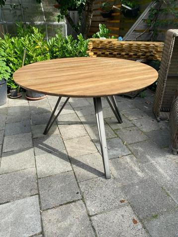 Ronde eettafel van het merk Zijlstra beschikbaar voor biedingen