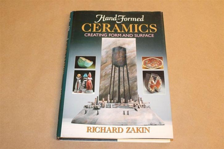 Handgevormd keramiek — Vorm en oppervlak creëren, Boeken, Hobby en Vrije tijd, Zo goed als nieuw, Tekenen en Schilderen, Ophalen of Verzenden