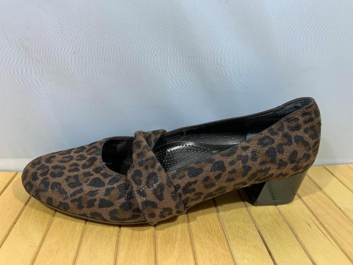 Ara, maat 41.5 H (wijd). Mooie schoen met panterprint., Kleding | Dames, Schoenen, Zo goed als nieuw, Schoenen met lage hakken