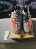 Adidas Yeezy Boost 350 V2 maat 42 2/3 nieuw, Ophalen, Bruin, Nieuw, Sneakers of Gympen