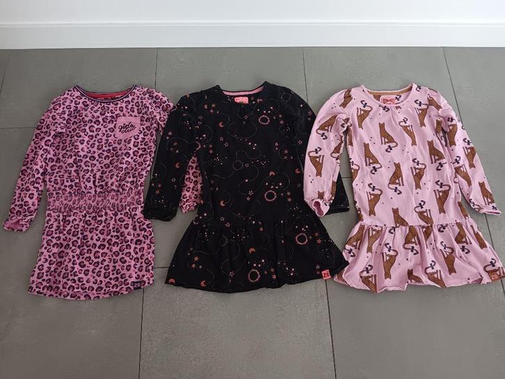 Drie Z8 jurken (116/122), Kinderen en Baby's, Kinderkleding | Kinder-kledingpakketten, Zo goed als nieuw, Ophalen of Verzenden