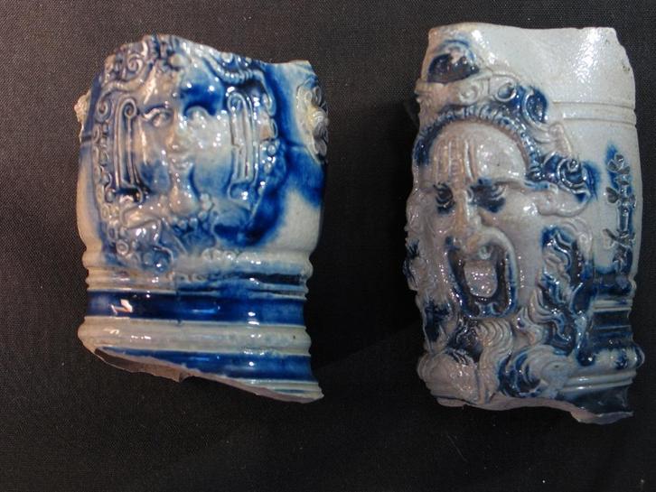 2 steengoed baardman schenkstukken Westerwald 1650. 2043, Antiek en Kunst, Antiek | Keramiek en Aardewerk, Ophalen of Verzenden