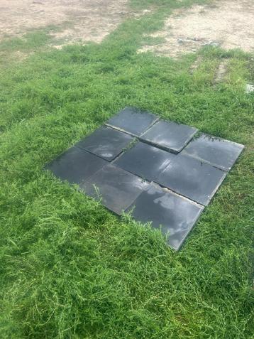 Oude dallen/tegels in blauwsteen 38 x 38 (82,45m²) beschikbaar voor biedingen