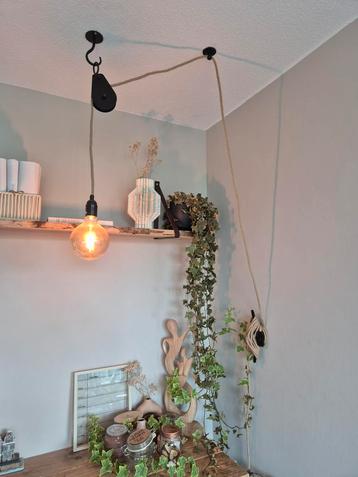 Industri
ele Katrol Lamp 2x beschikbaar voor biedingen