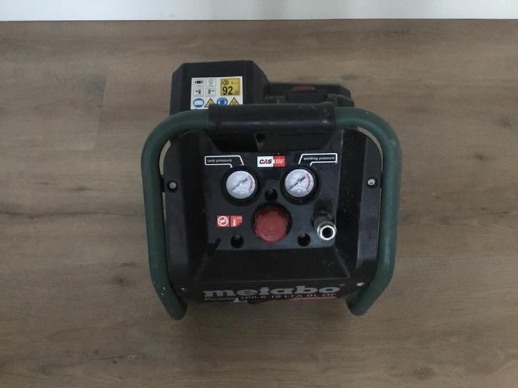 Metabo Accu Compressor - Draagbaar en Krachtig!, Doe-het-zelf en Verbouw, Compressors, Gebruikt, 6 tot 10 bar, Minder dan 25 liter