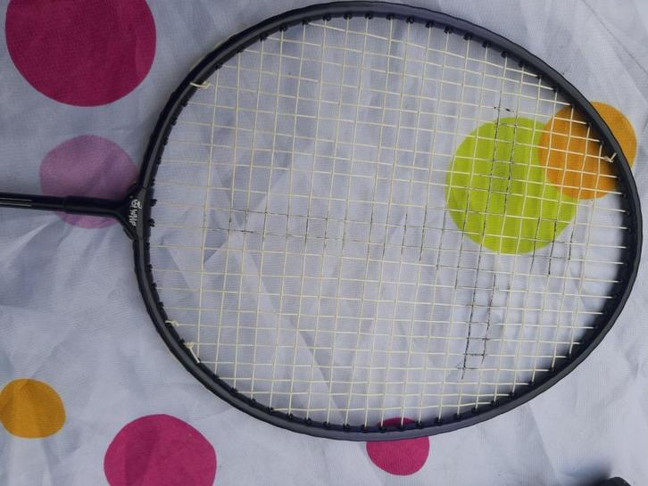 Yonex Badminton racket, B 8100, 2L-G4, Sport en Fitness, Badminton, Zo goed als nieuw, Racket(s), Ophalen