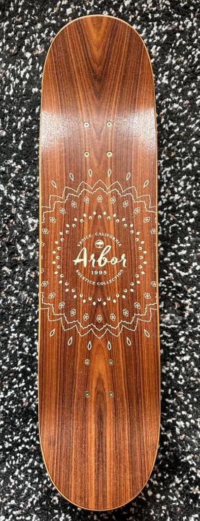 Te koop: Gloednieuwe Arbor Whiskey Solstice Skateboard, Sport en Fitness, Skateboarden, Zo goed als nieuw, Ophalen