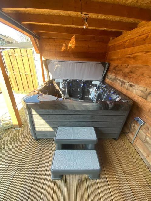 Wellis Prague 6 persoons spa/ jacuzzi, Tuin en Terras, Bubbelbaden en Hottubs, Nieuw, Vast, Afdekzeil, Filter, Pomp, Ophalen of Verzenden